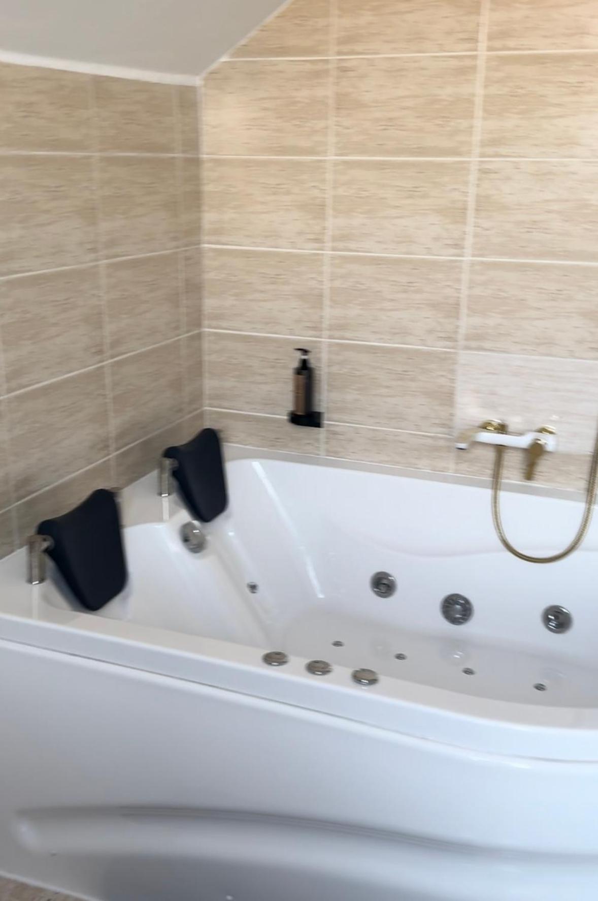 Pastravaria Ursu Farm stay