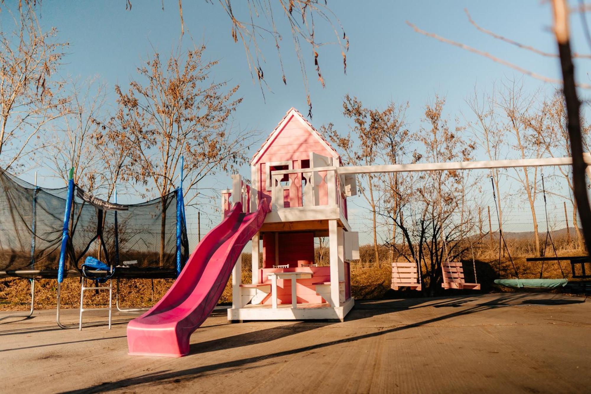 Farm stay Pastravaria Ursu