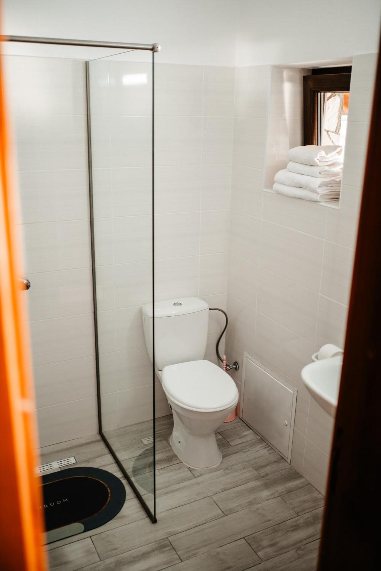 Pastravaria Ursu Farm stay *