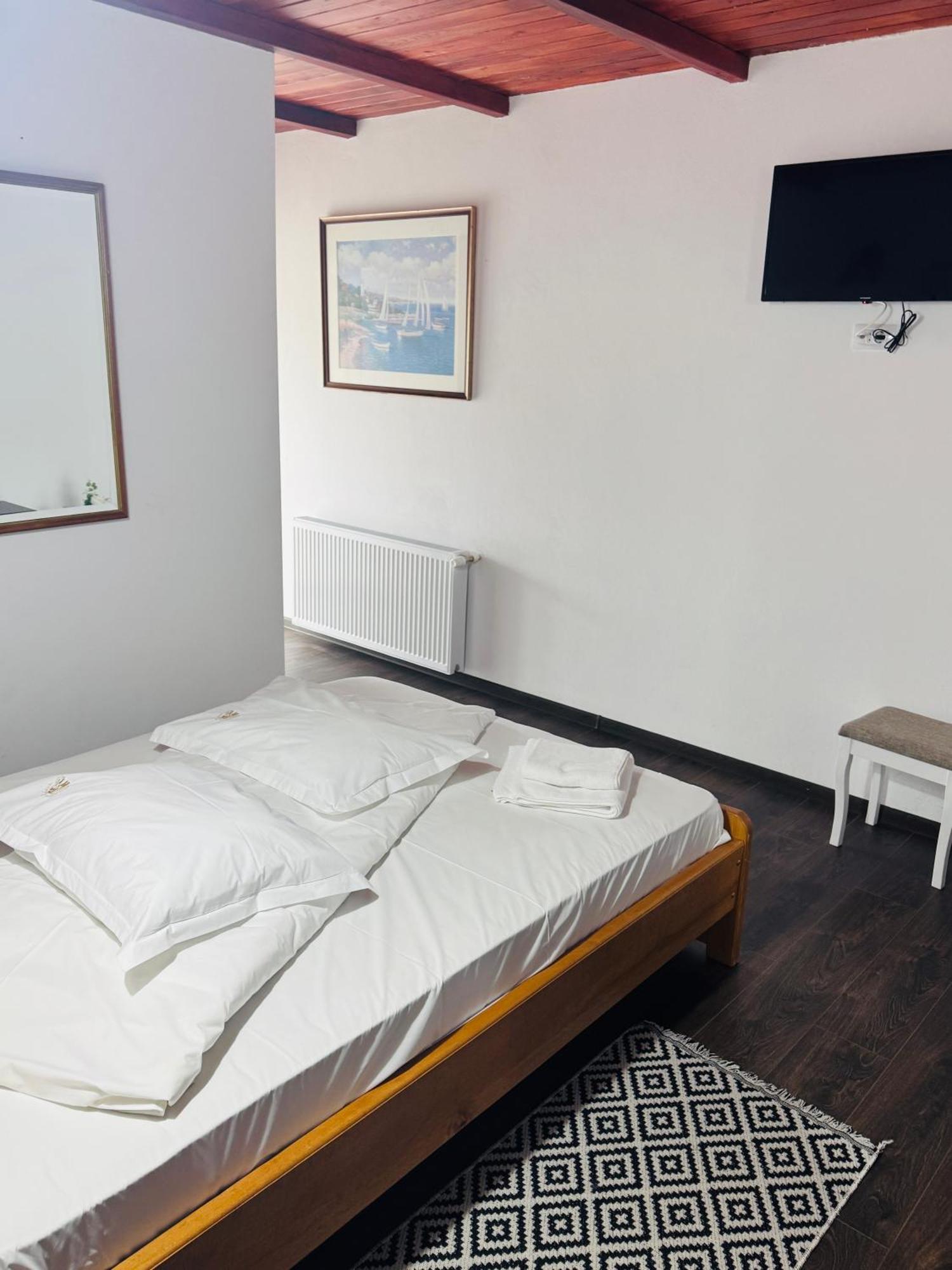 Farm stay Pastravaria Ursu