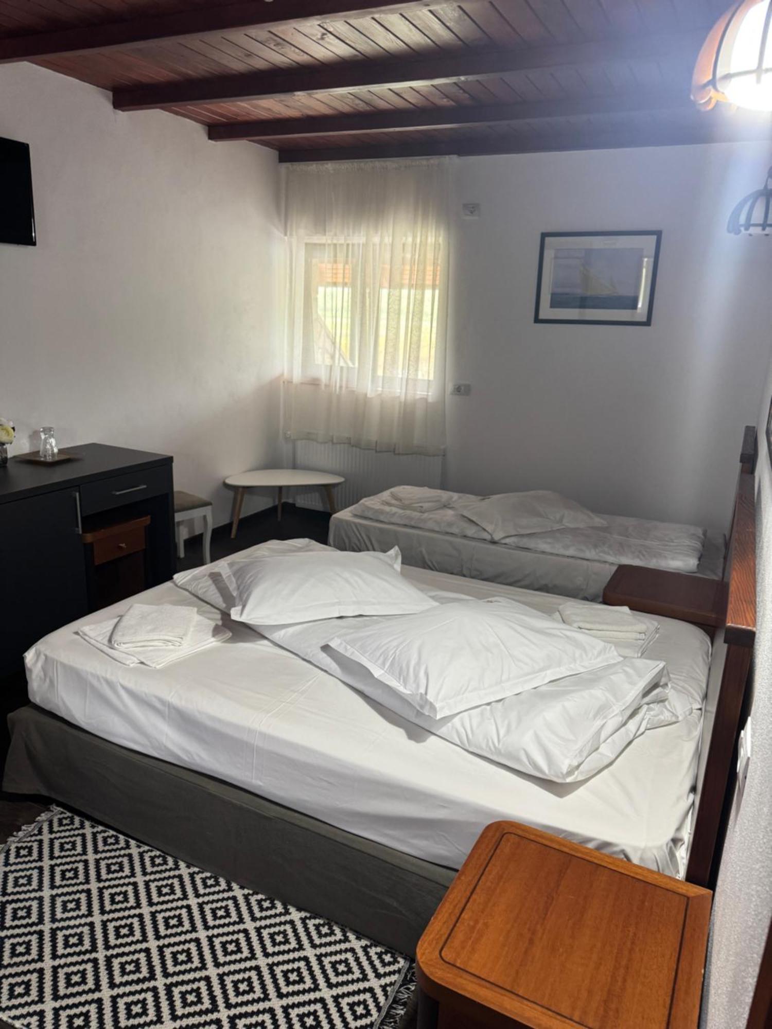 Pastravaria Ursu Farm stay *