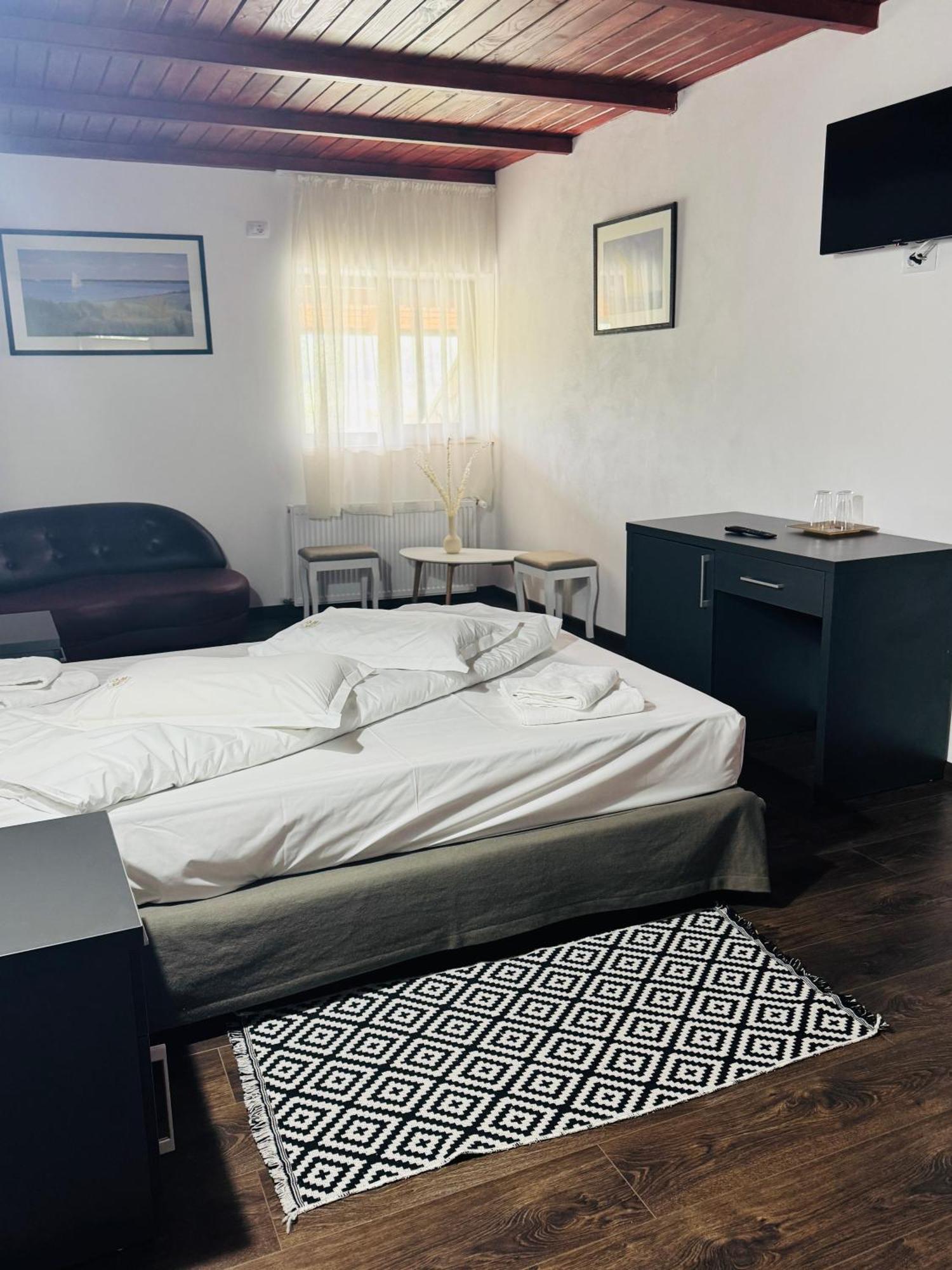 Farm stay Pastravaria Ursu *
